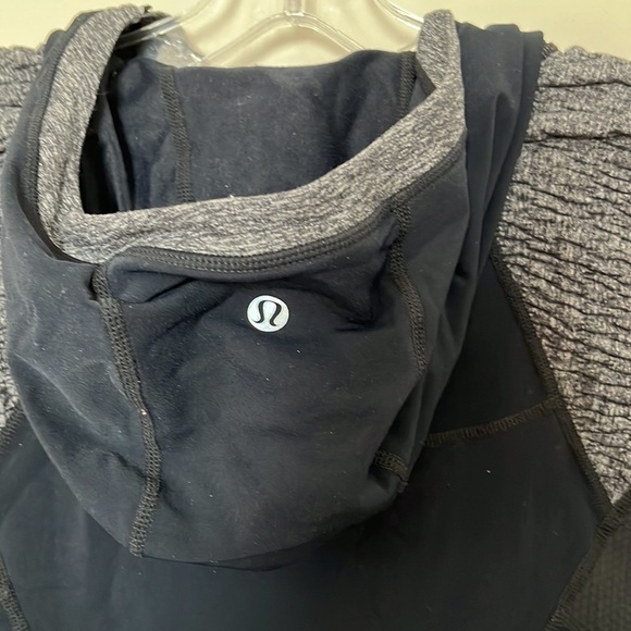 LULULEMON hoodie in black and gray size 8 - Picture 4 of 6